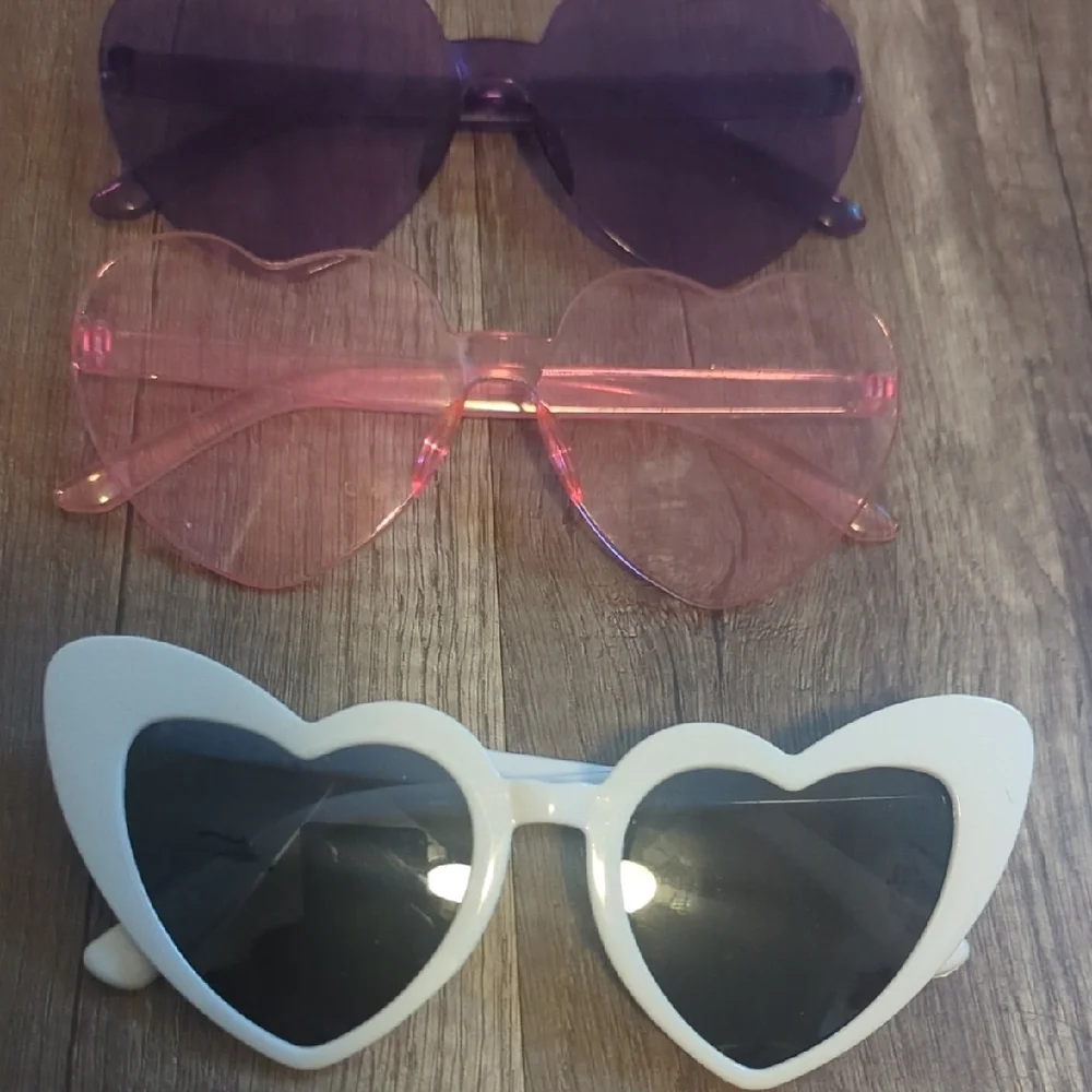 Heart-Shaped Sunglasses Set - Picture 3 of 3